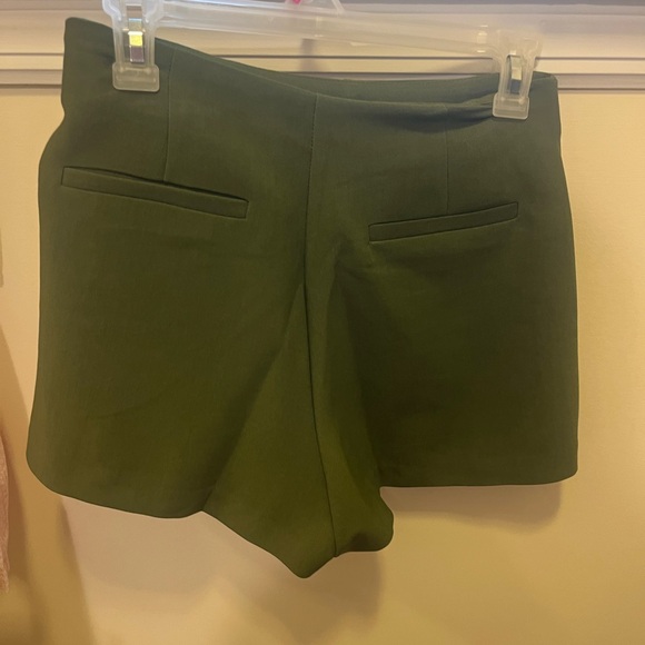 Forever 21 green skort/skirt - Picture 3 of 4